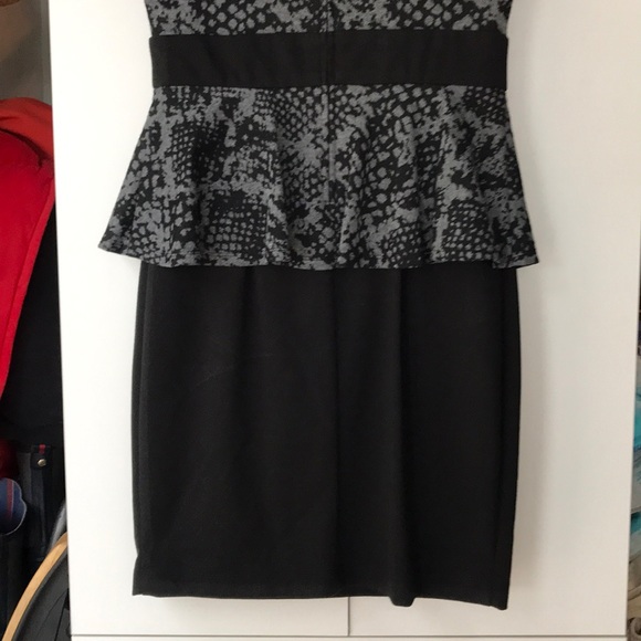 🌴🌴 A Byer dress - Picture 4 of 4